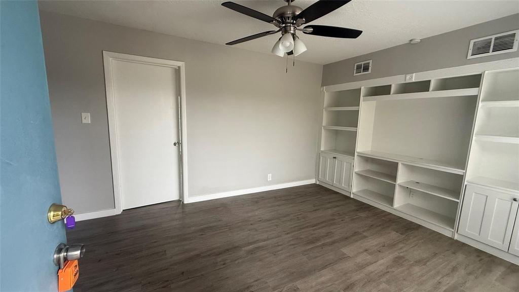 1660 Richmond Avenue - Photo 2