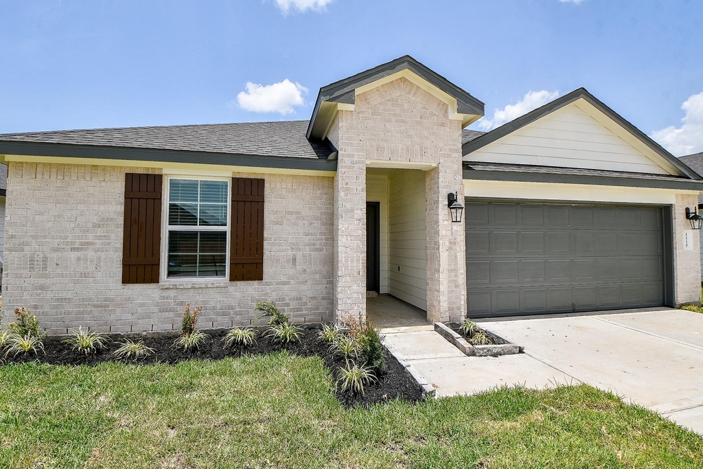1115 Yaupon Dr - Photo 2