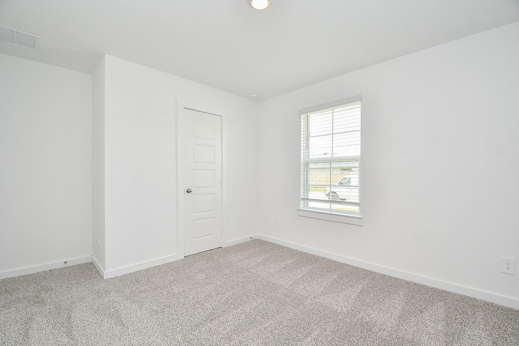 1115 Yaupon Dr - Photo 16
