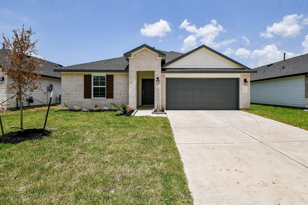 1115 Yaupon Dr - Photo 0
