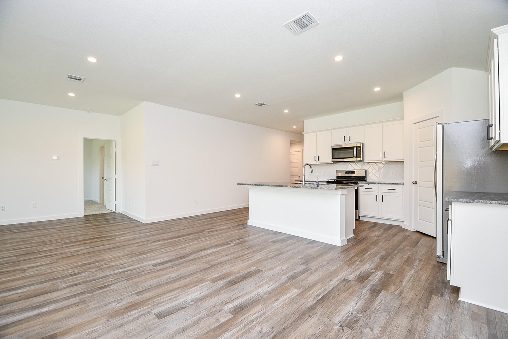 1115 Yaupon Dr - Photo 9