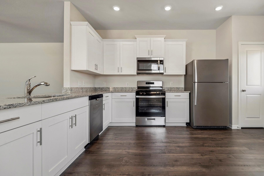 15865 Berry Hill Drive - Photo 5