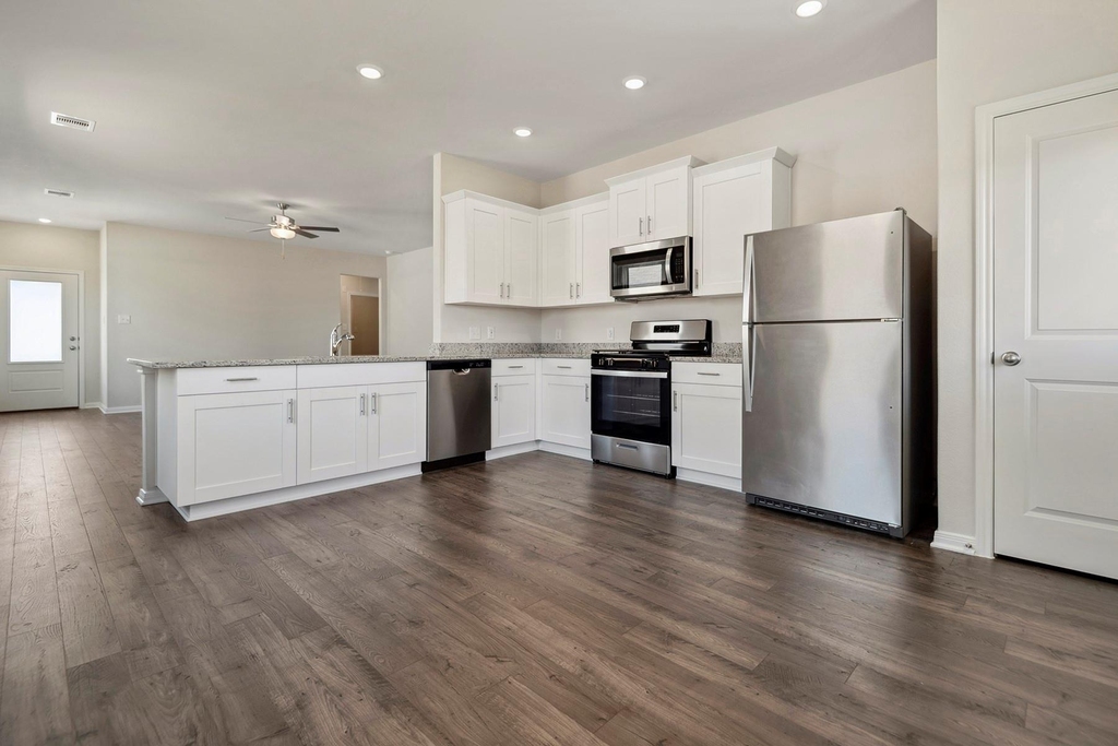 15865 Berry Hill Drive - Photo 6