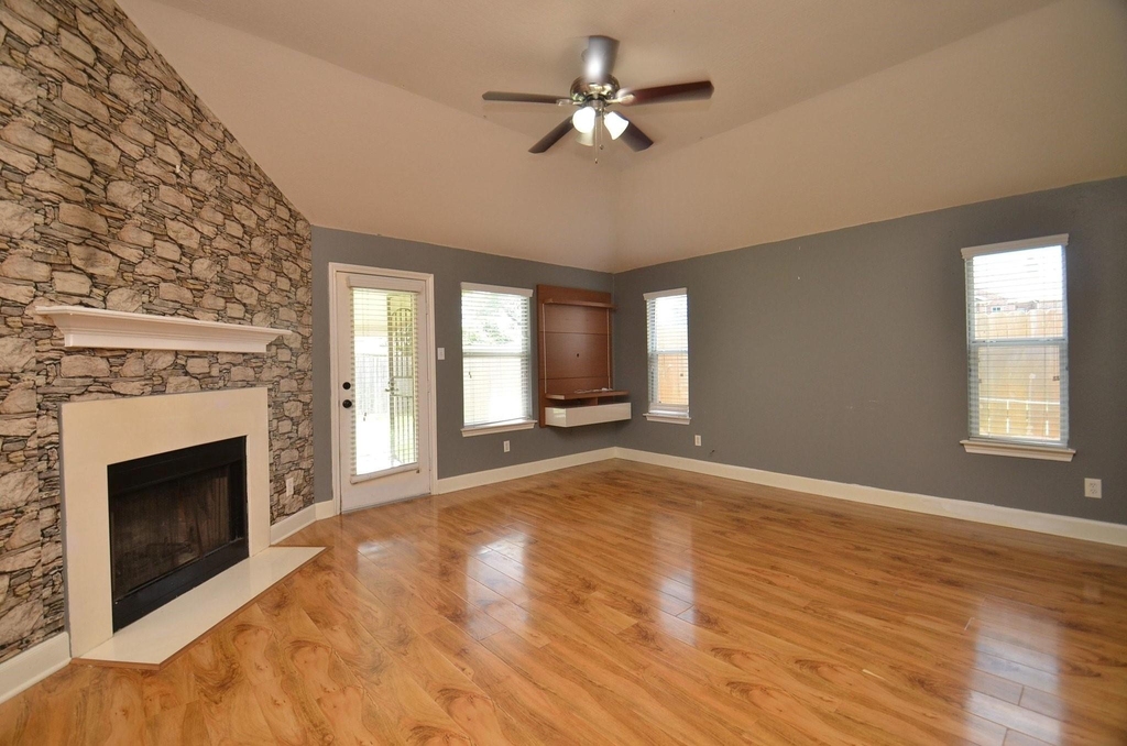 4510 Regal Drive - Photo 7