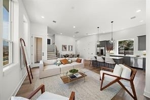 835 Elkhart Street - Photo 3