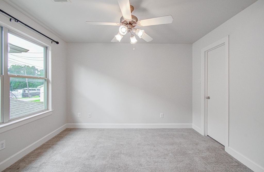 624 E 39th Street - Photo 27