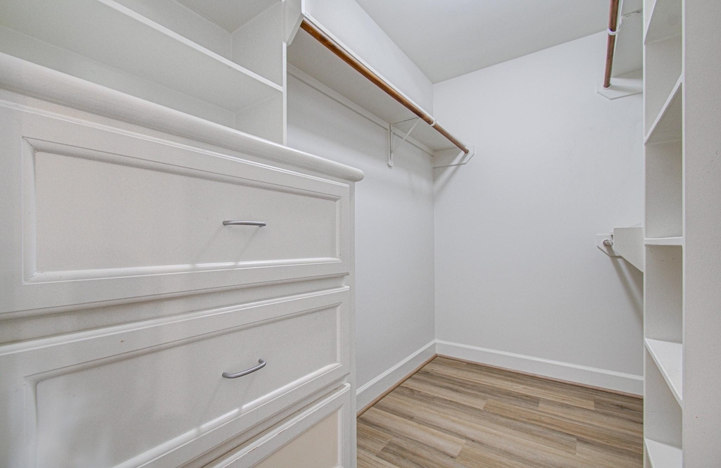 624 E 39th Street - Photo 24