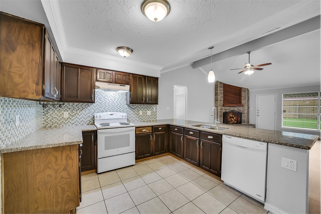13618 Piney Oaks Drive - Photo 2