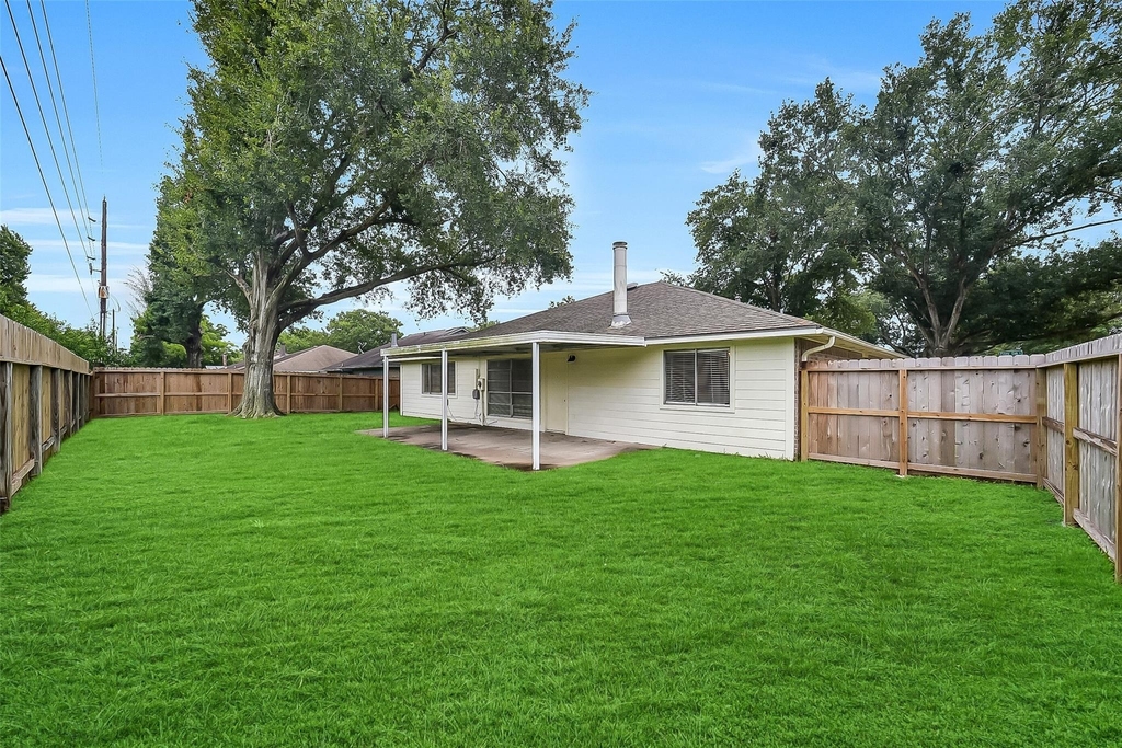 13618 Piney Oaks Drive - Photo 3