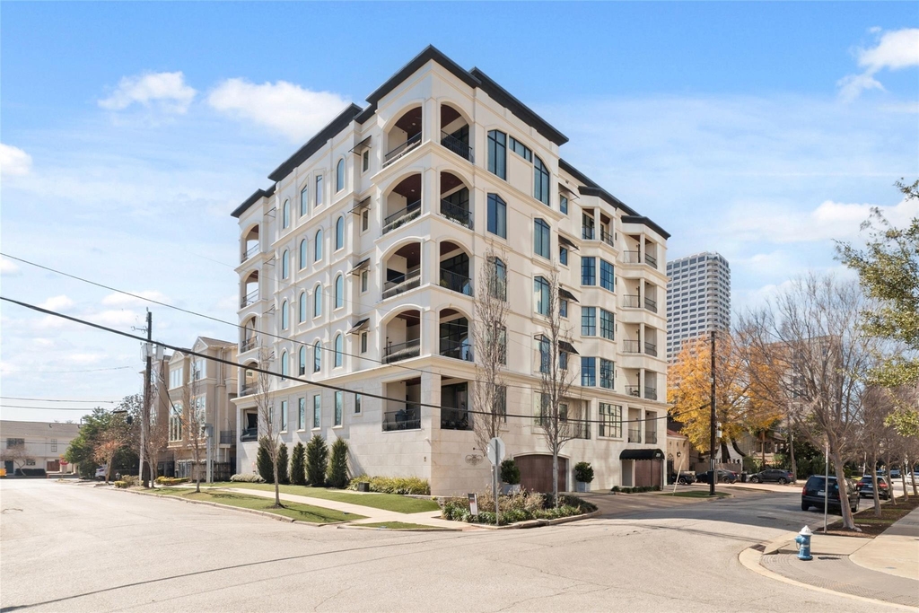 2221 Welch Street - Photo 1