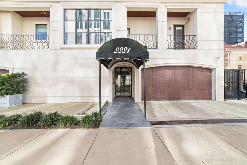 2221 Welch Street - Photo 2