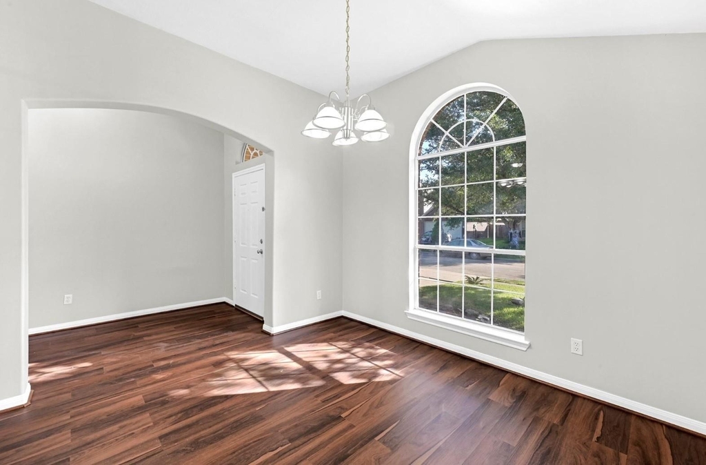 4018 Floral Way Ct - Photo 5