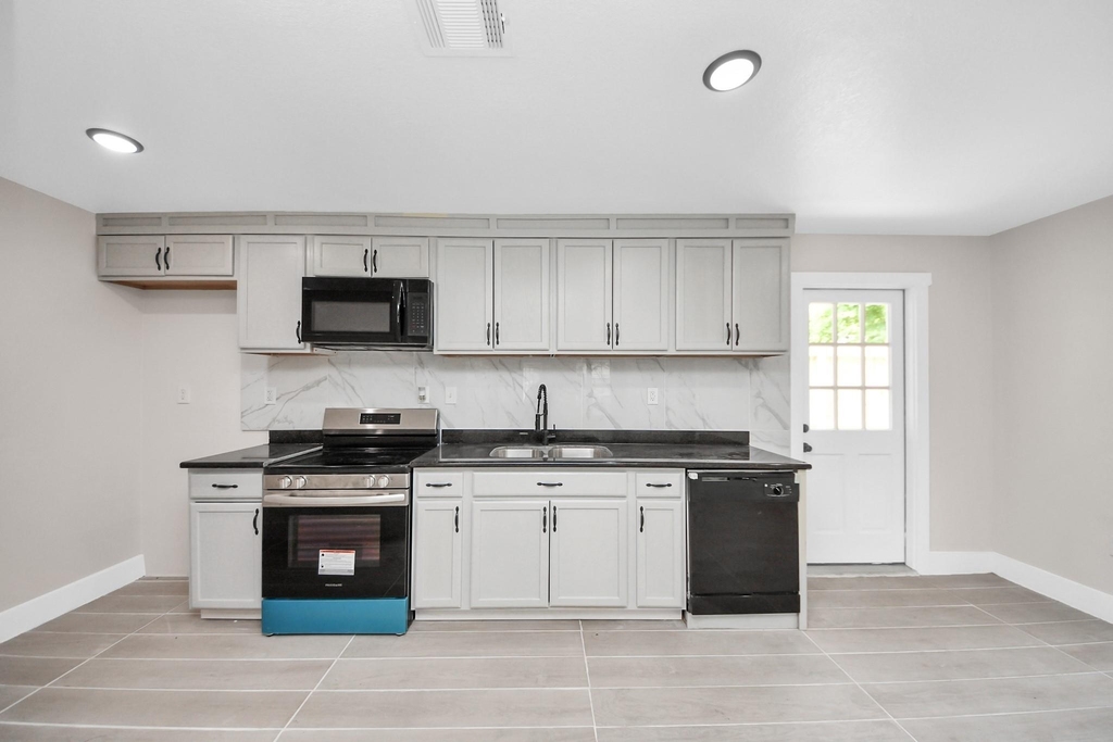 5903 Belneath Street - Photo 8