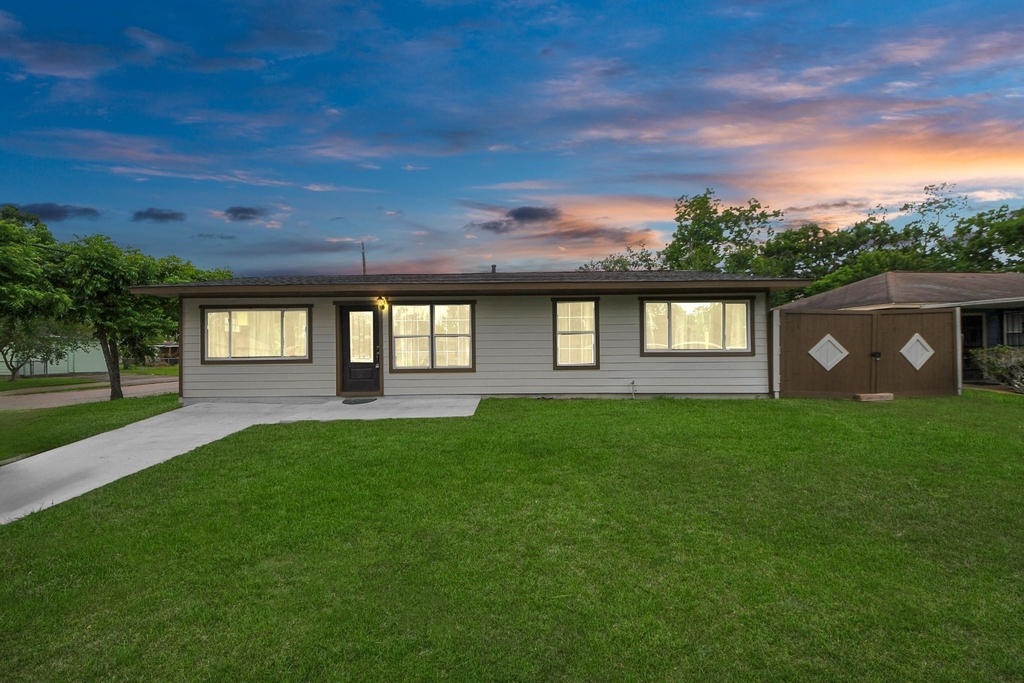 5903 Belneath Street - Photo 0