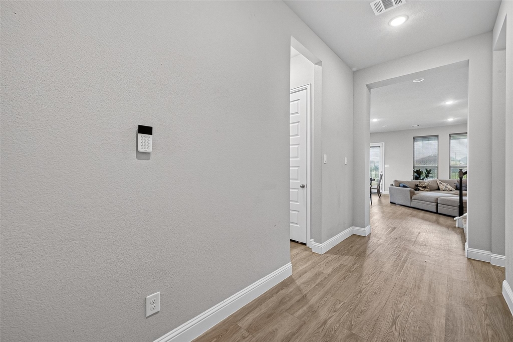 6506 Tiburon Lakes Drive - Photo 4