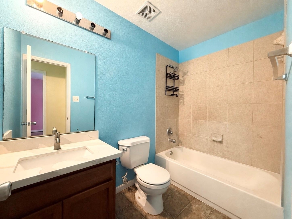 910 Staffordale Manor Lane - Photo 11