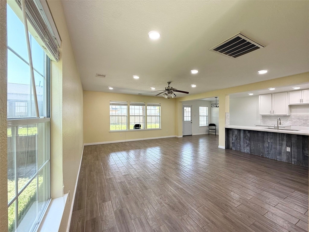 910 Staffordale Manor Lane - Photo 2