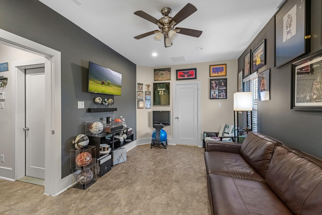 209 Burr Street - Photo 10