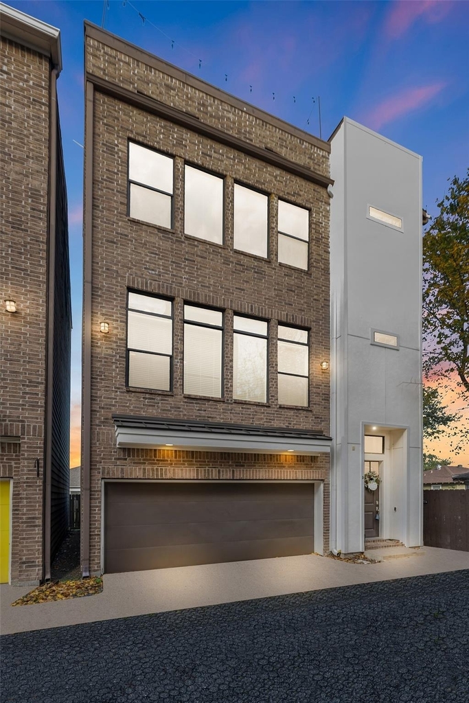209 Burr Street - Photo 0