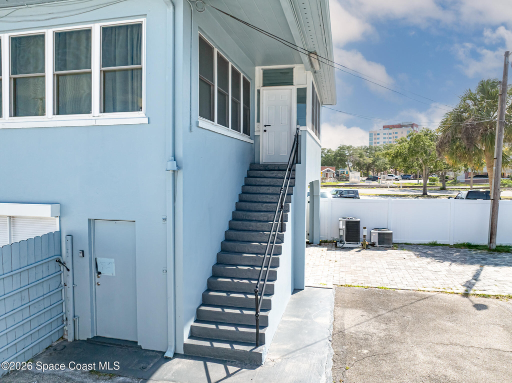 1008 E Strawbridge Avenue - Photo 2