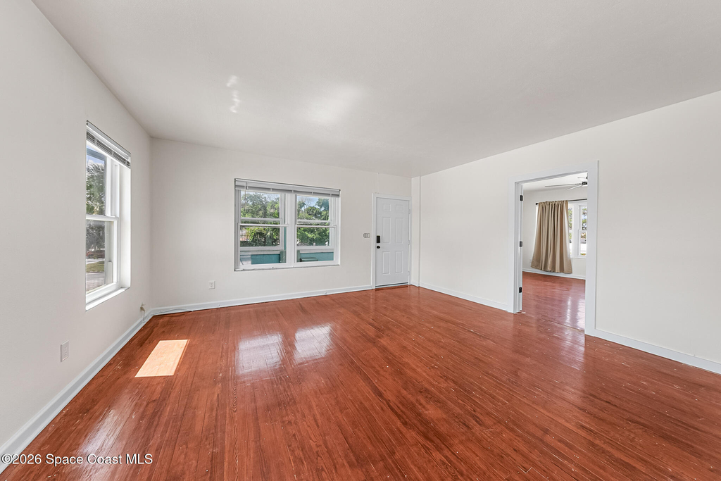 1008 E Strawbridge Avenue - Photo 6