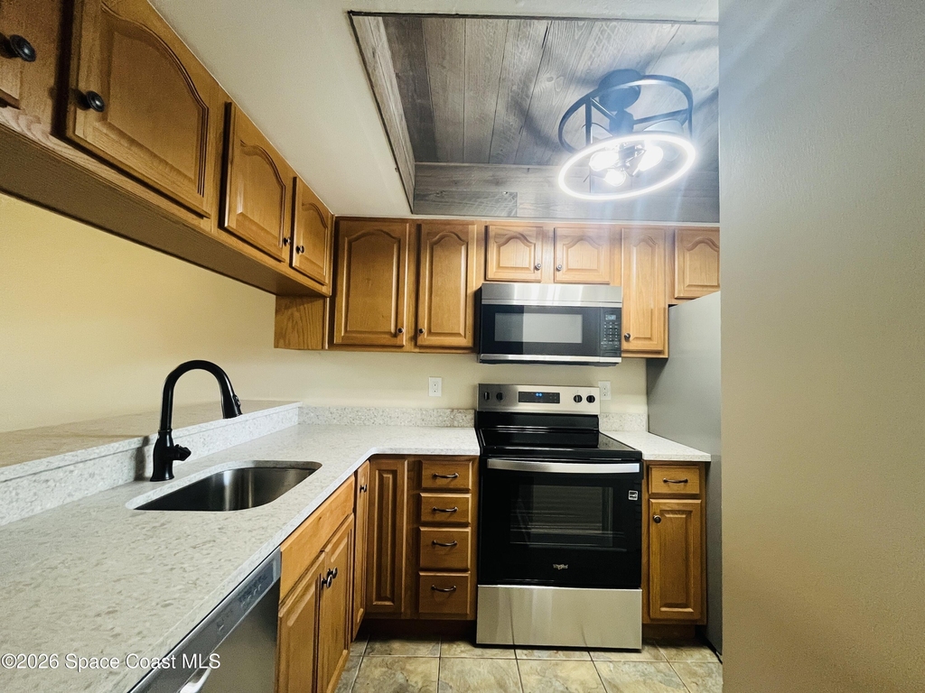 2963 Sir Hamilton Circle - Photo 4