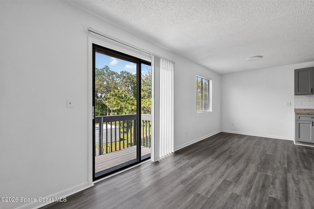 451 Mercury Avenue Se - Photo 7
