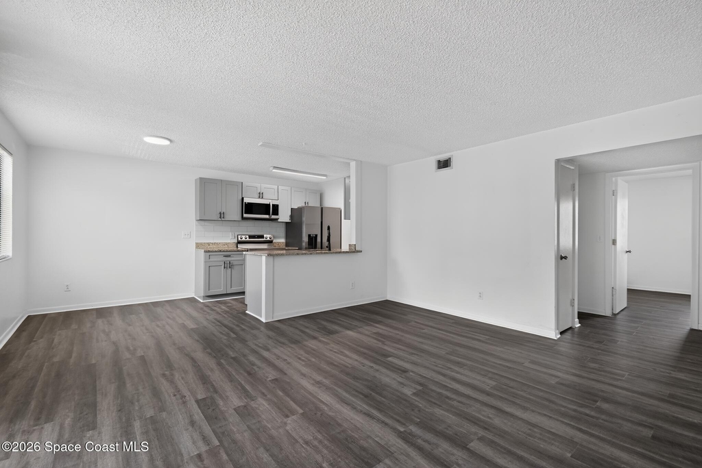 451 Mercury Avenue Se - Photo 4