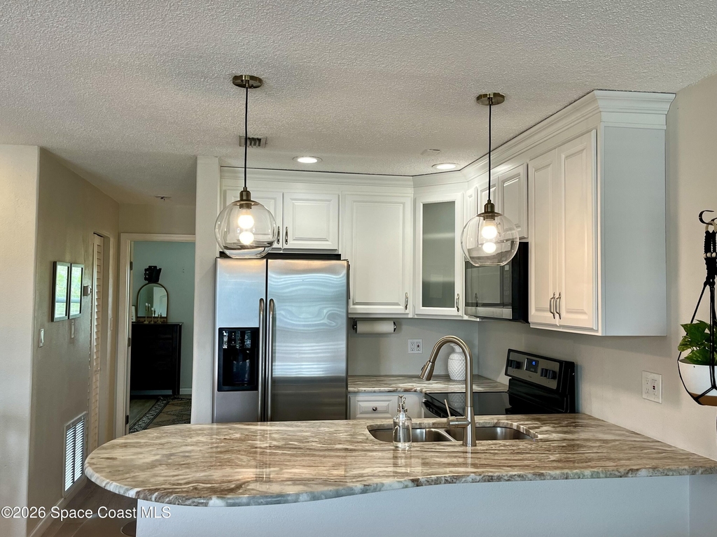 300 Monroe Avenue - Photo 8