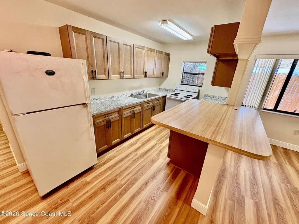 259 S Brevard Avenue - Photo 5