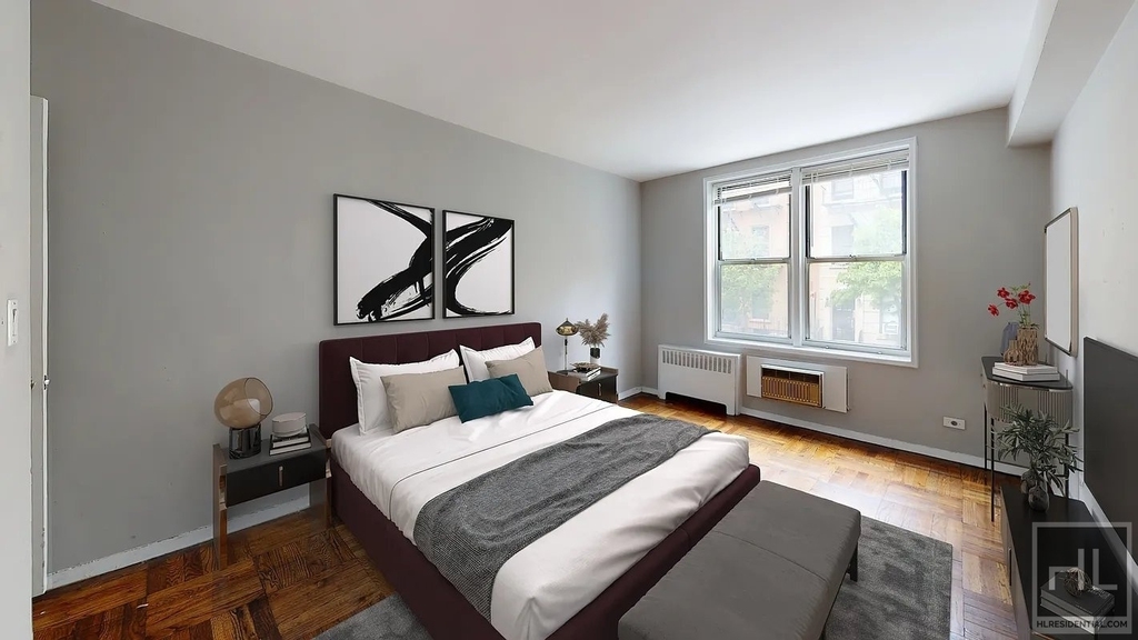 East 58 Street - Photo 0