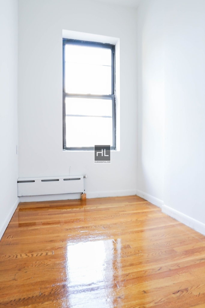 Saint Marks Place - Photo 2
