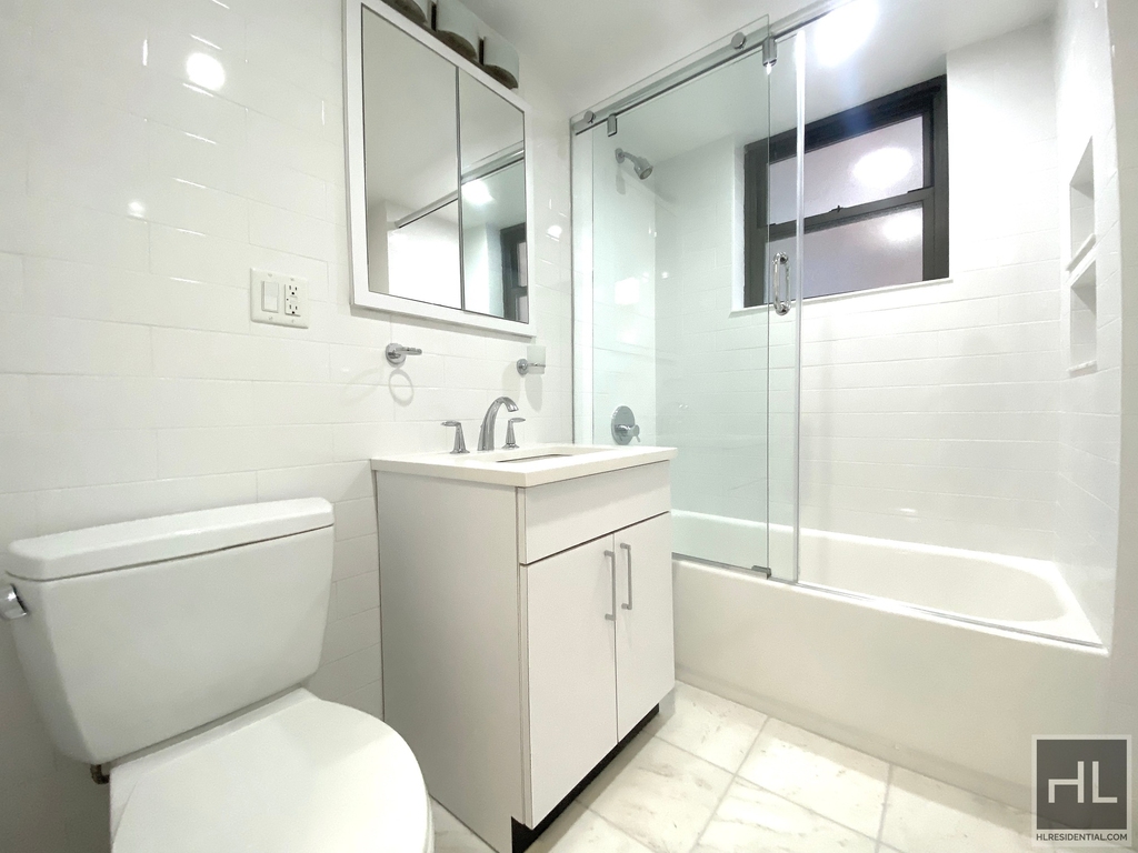 East 69 Street - Photo 4