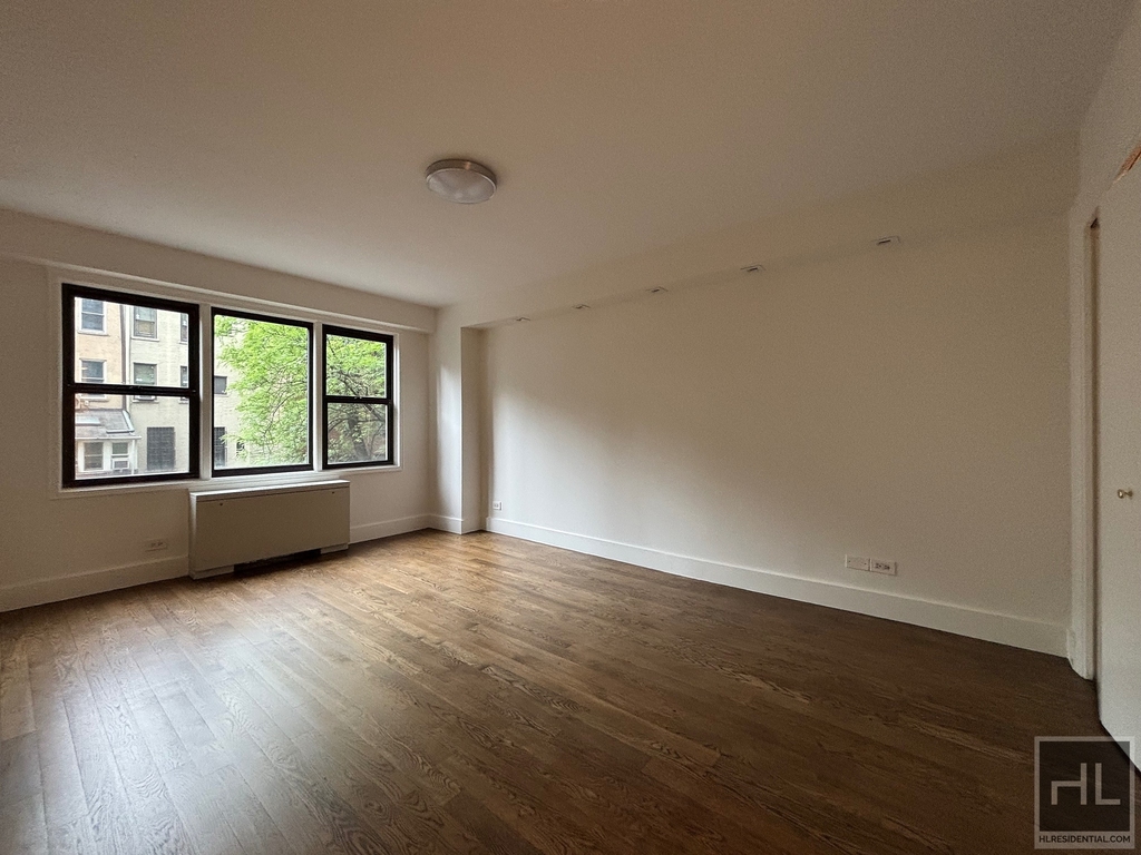 East 63 Street - Photo 3