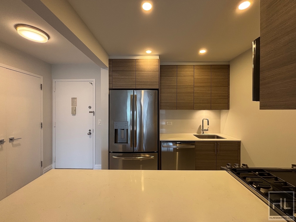 West 48th Street - Photo 3