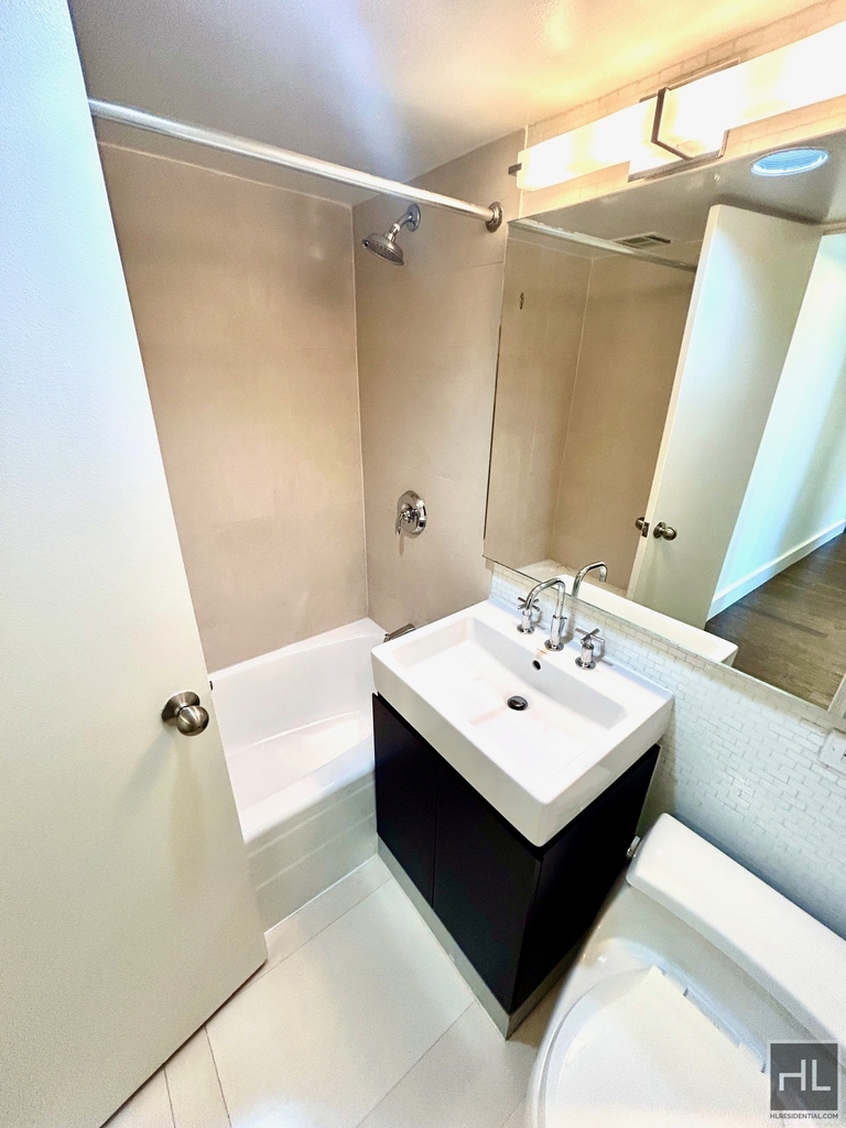 East 63 Street - Photo 6