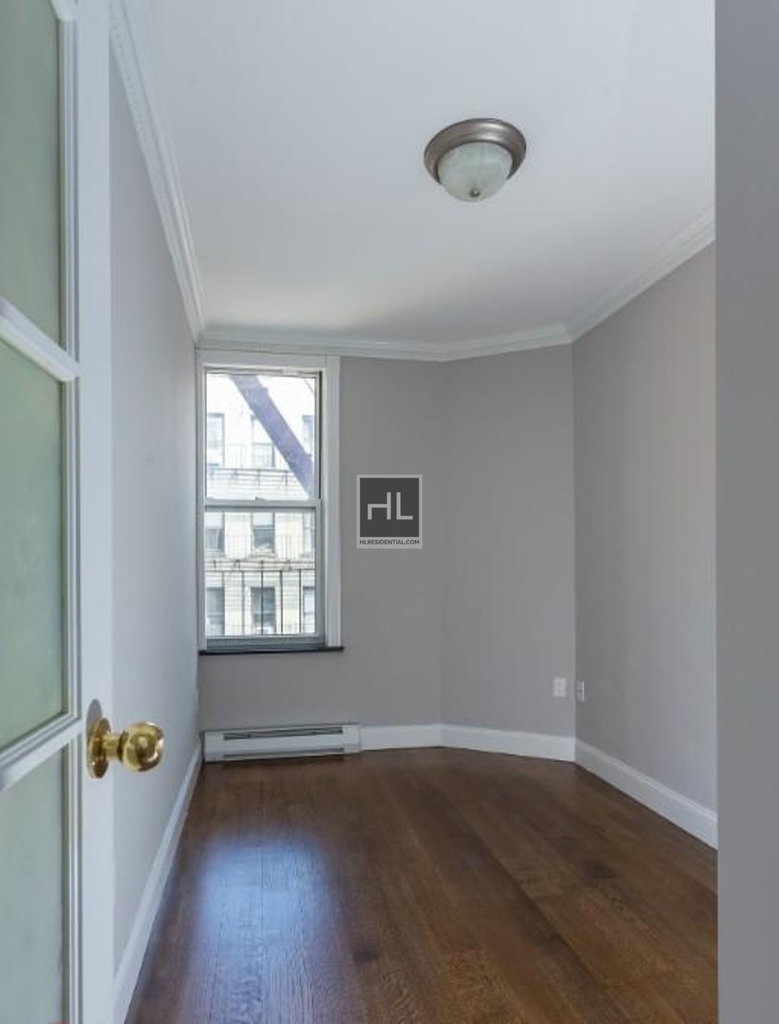 W 53rd St. - Photo 2