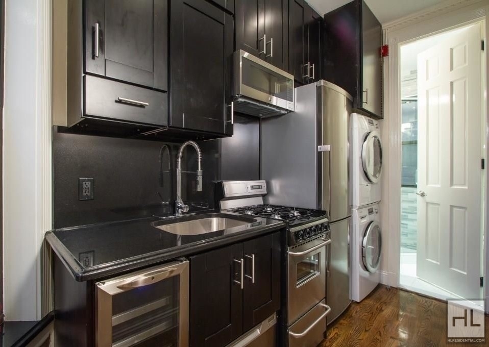 West 103rd Street - Photo 4