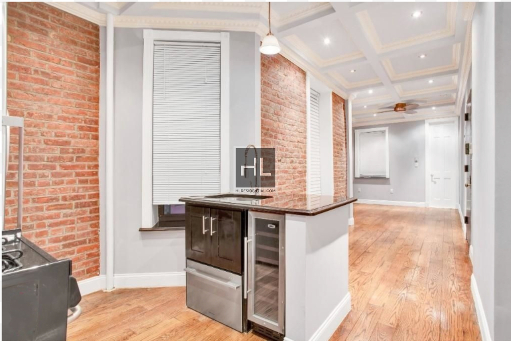 W 108th St - Photo 1