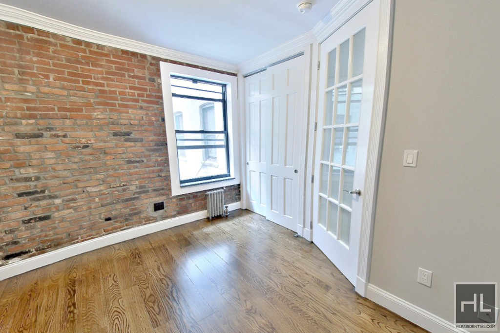 East 100th Street - Photo 0