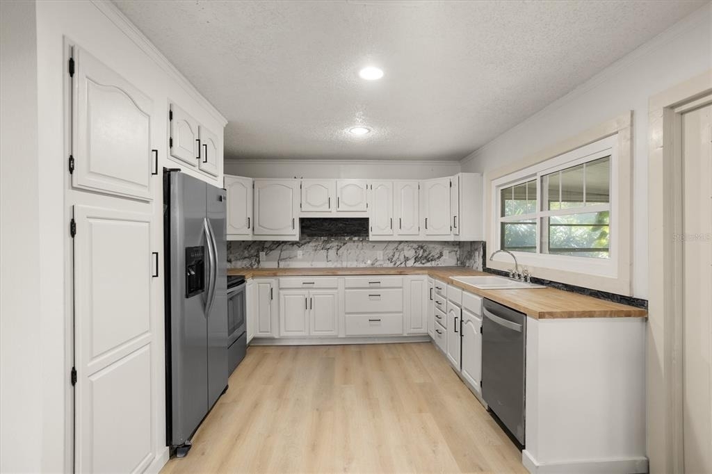 8725 Erie Lane - Photo 14