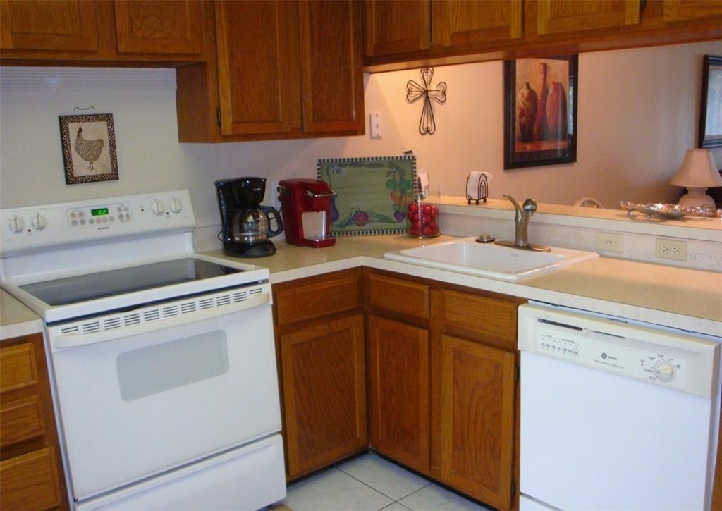 272 Woodlake Wynde - Photo 5