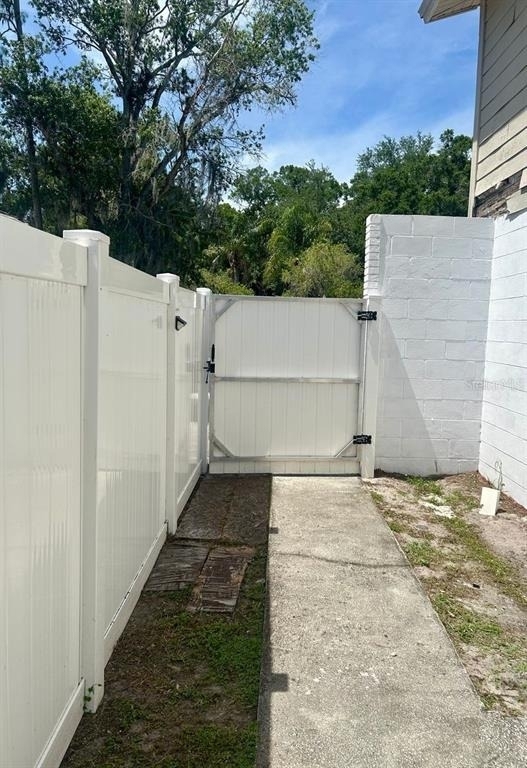 7302 Woodhall Court - Photo 11
