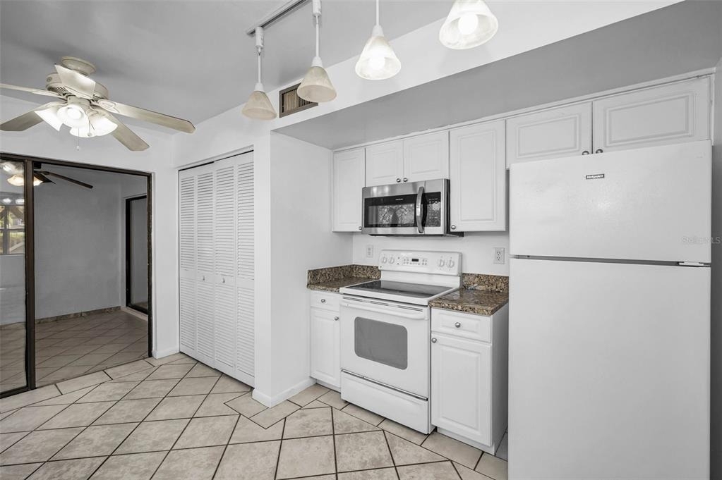 10626 Longwood Drive - Photo 15