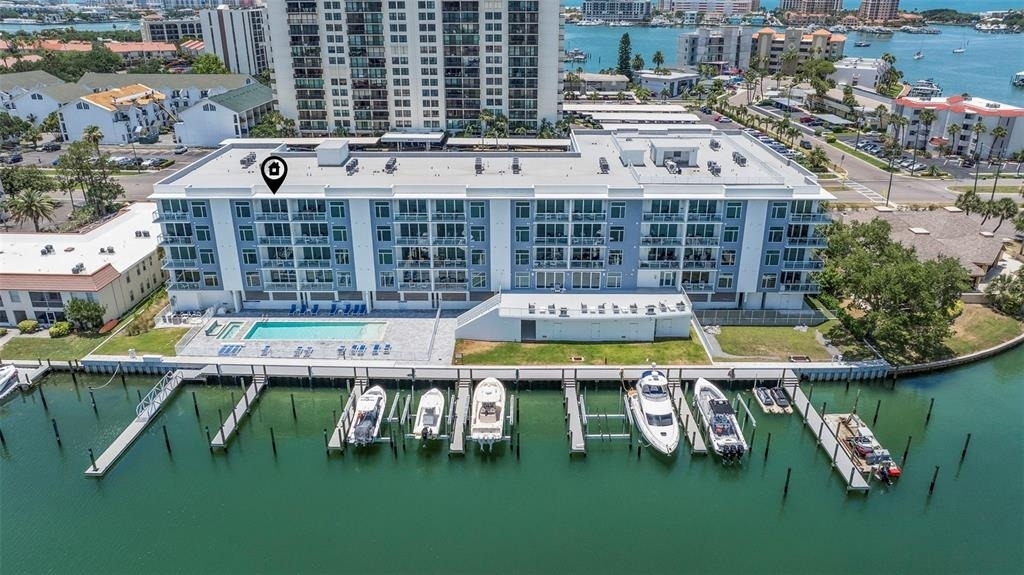 415 Island Way - Photo 0