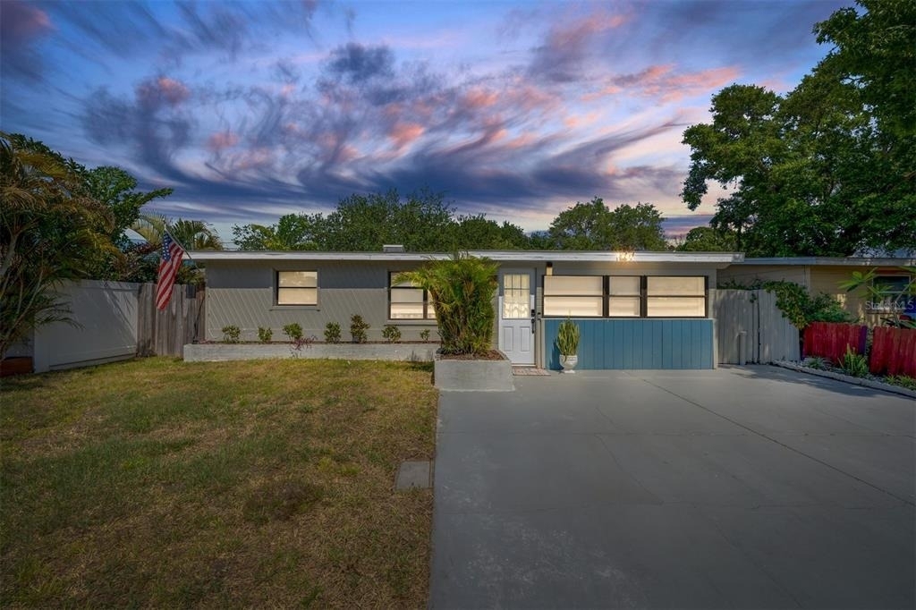 11919 102nd Street - Photo 1