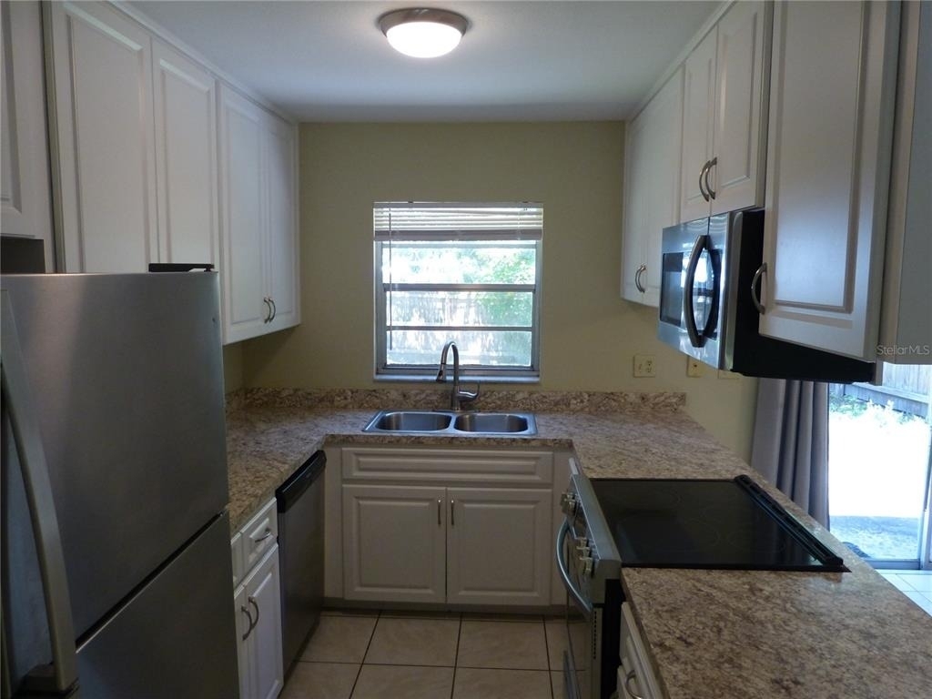 2528 Elderberry Drive - Photo 6