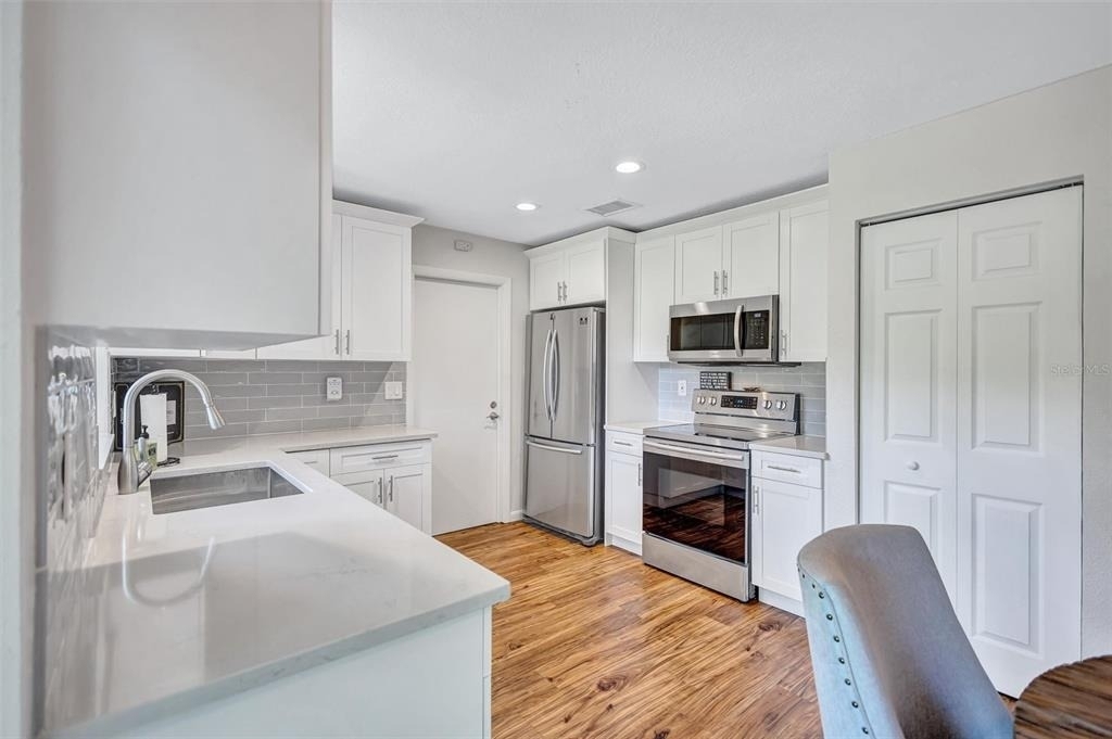 504 7th Street Se - Photo 9