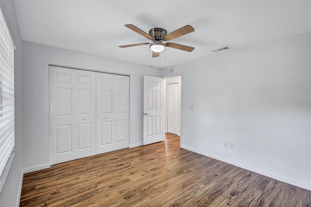 504 7th Street Se - Photo 17