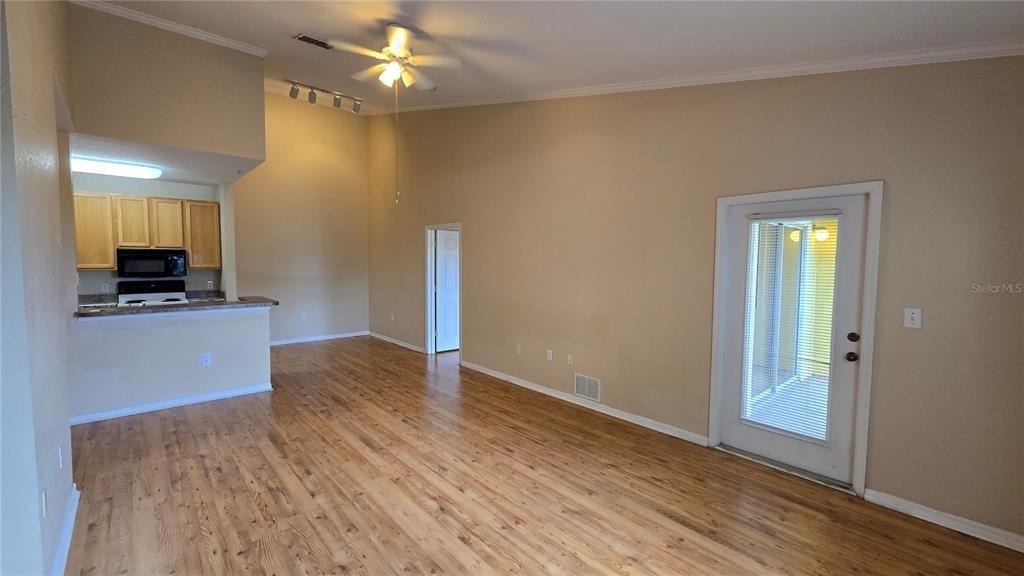 10211 Courtney Palms Boulevard - Photo 3